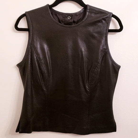 Cynthia Rowley sleeveless leather top with matching mini skirt. - Picture 1 of 9